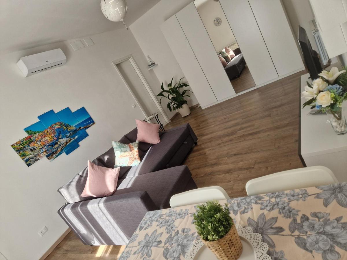 Grandchildren'S House Apartment Специя Стая снимка